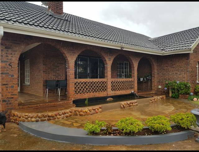 4 BEDROOM FREESTANDING FOR SALE IN HOWICK WEST